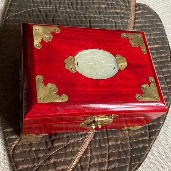 Red Wooden Jewelry Box,Inlaid Hancarved Jade, Brass hardware,Hinged, Silk Lining - Picture 2 of 9